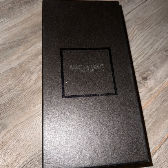 Saint Laurent box from sandals - Picture 1 of 4